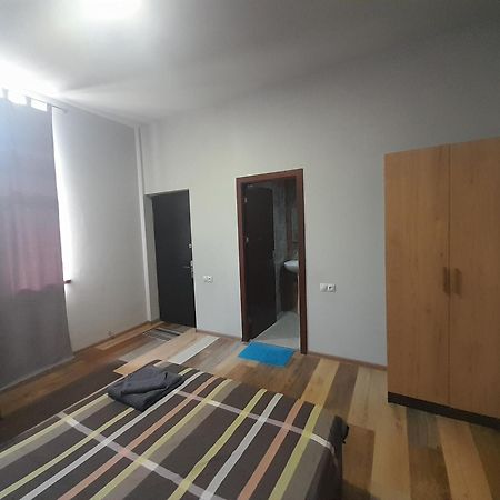 Art Guest House In Kaskad Yerevan Bagian luar foto