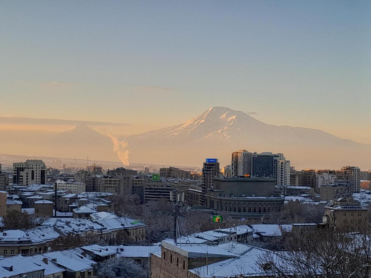 Art Guest House In Kaskad Yerevan Bagian luar foto