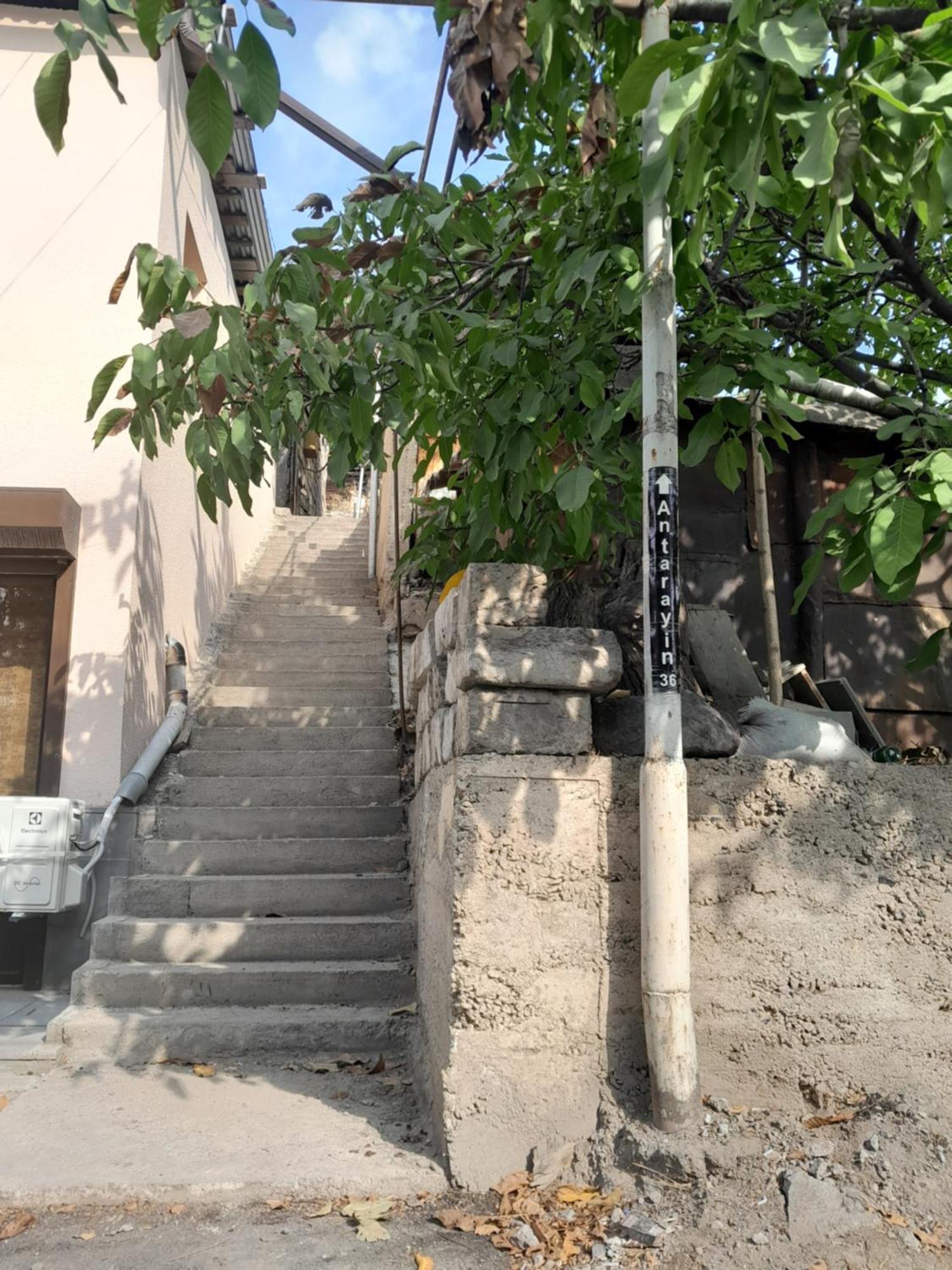 Art Guest House In Kaskad Yerevan Bagian luar foto